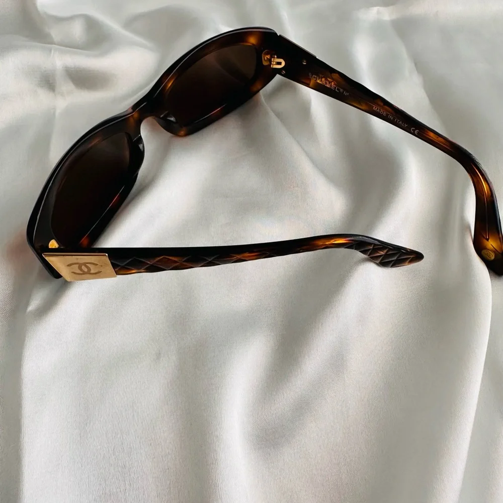 CHANEL sunglasses rich